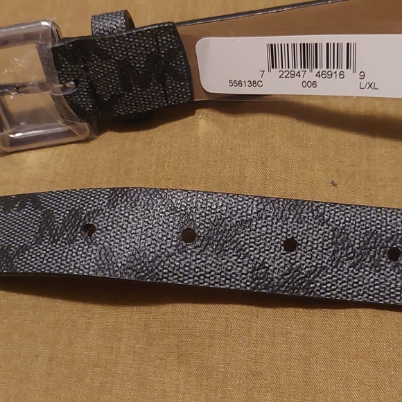 Michael Kors Monogram Grey Belt Bag L/XL - Picture 8 of 8